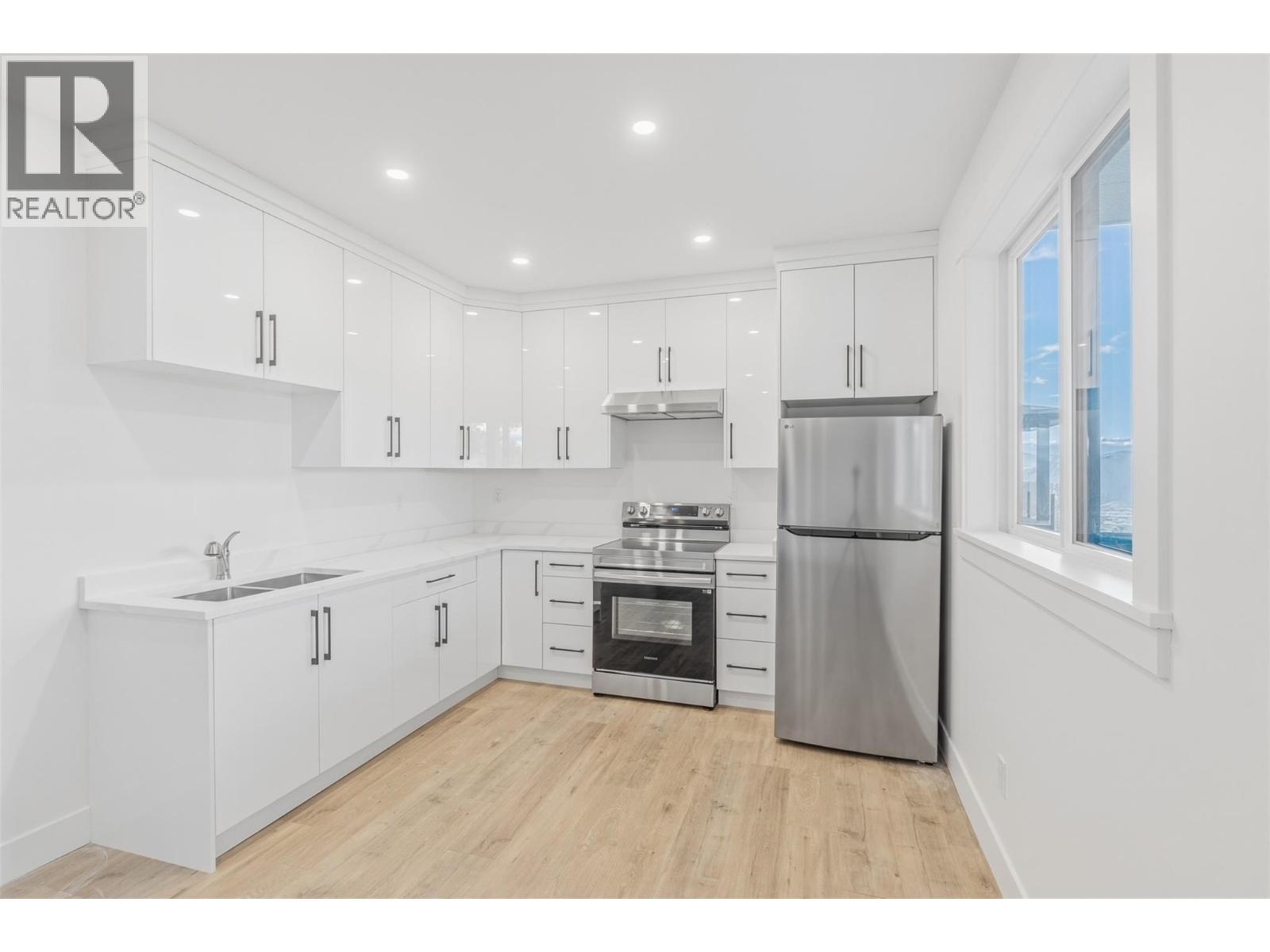 1762 Balsam Place - 40