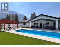 1217 Mcphee Road, Castlegar, BC V1N4L8 Photo 53