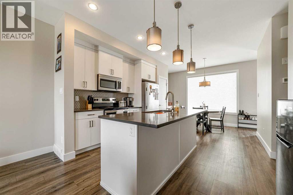 824 Coalbrook Close West