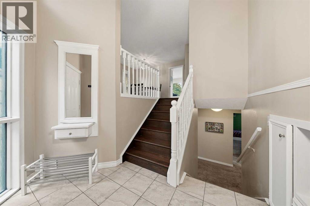 36 Shannon Circle SW, Shawnessy, Calgary photo 4