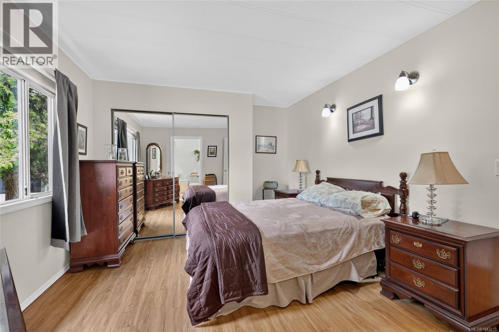 9395 Lauries Lane - Image 10