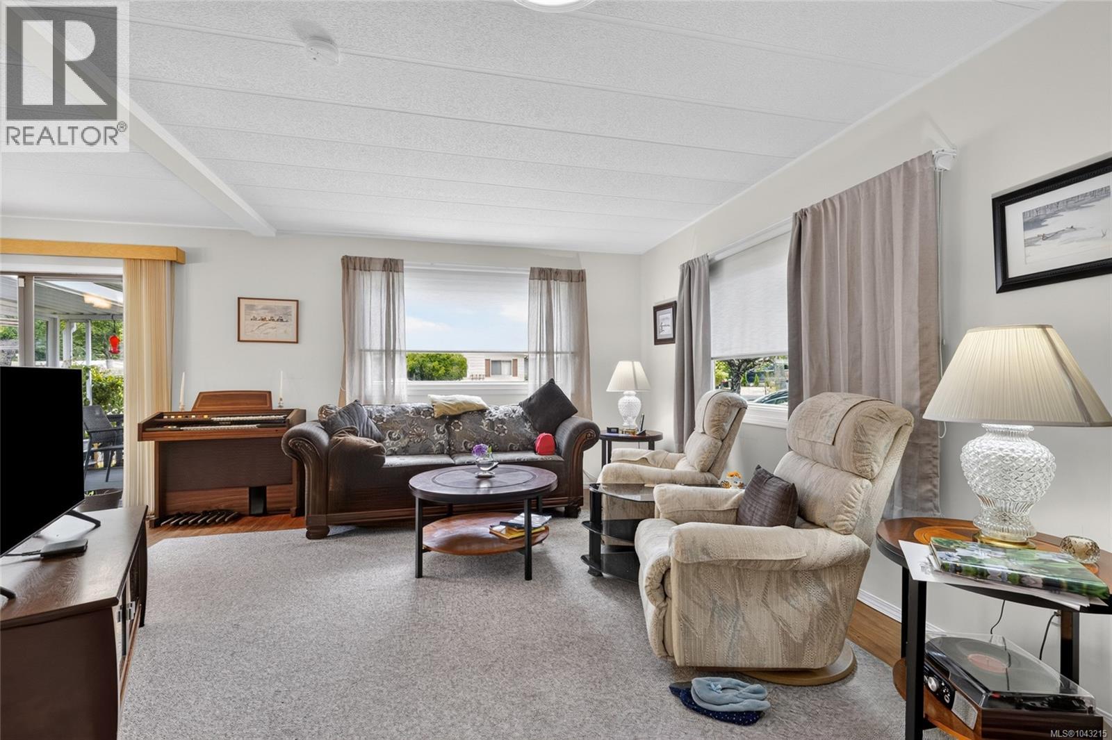 9395 Lauries Lane - Image 5