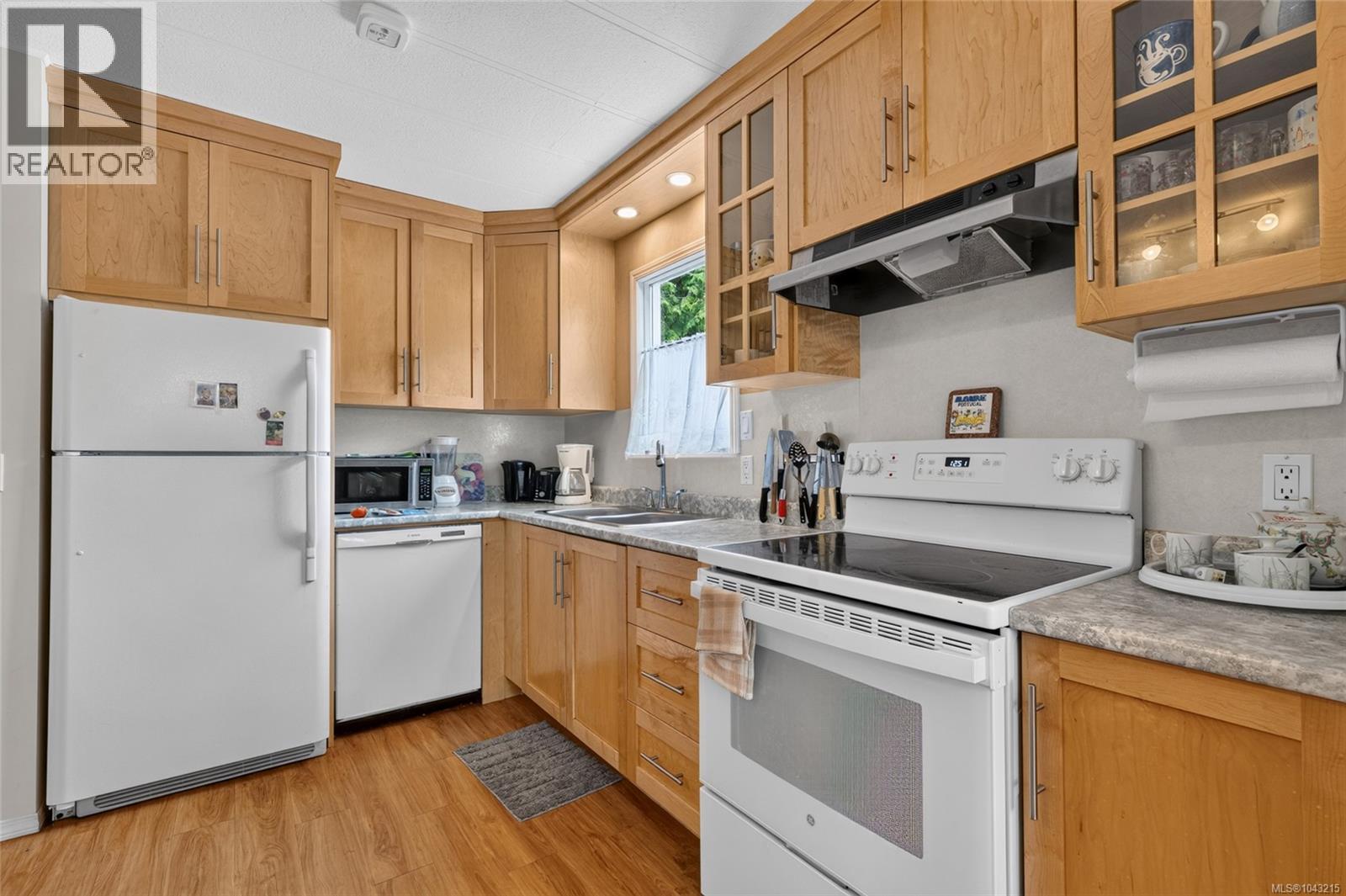 9395 Lauries Lane - Image 7