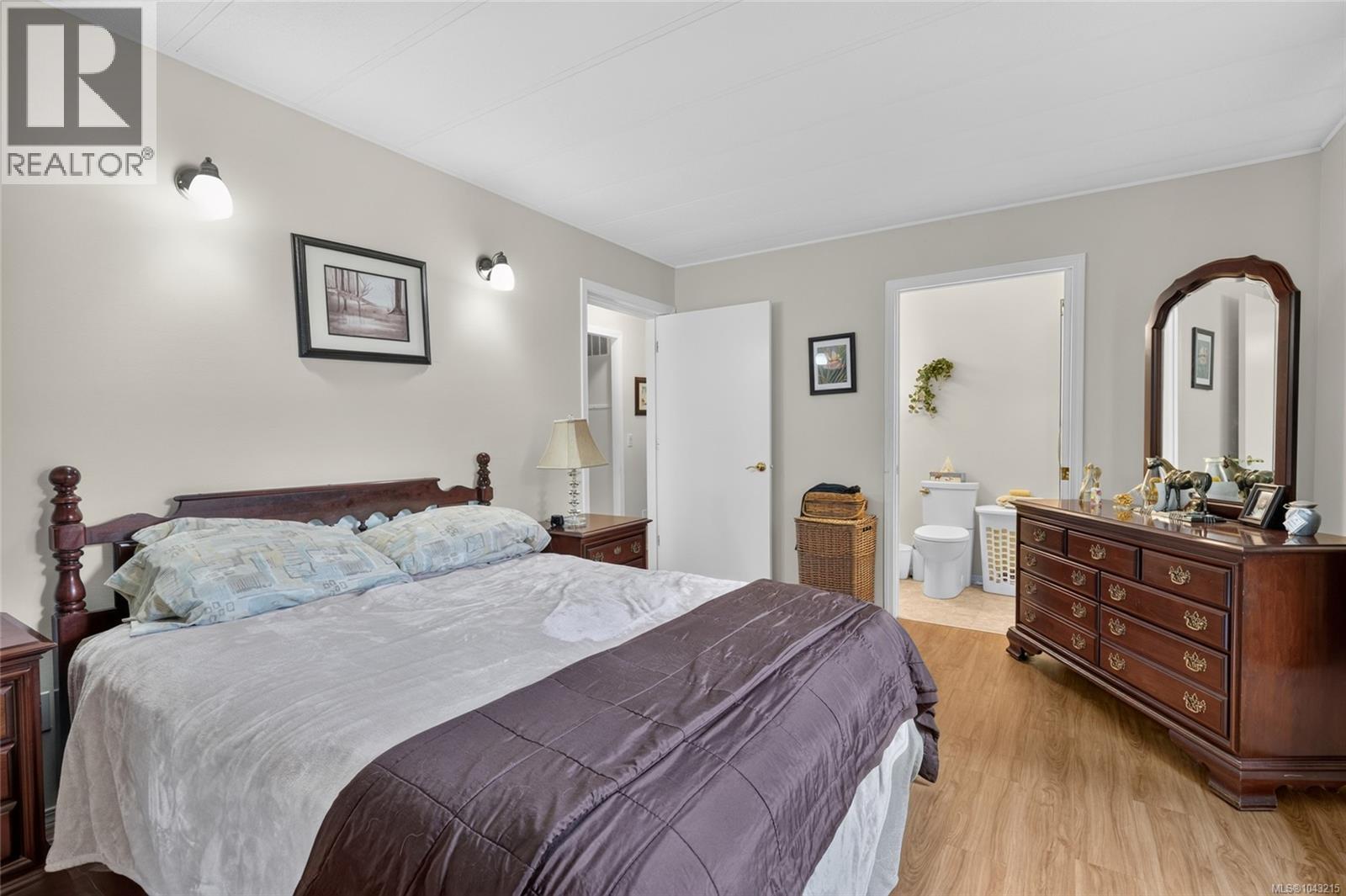 9395 Lauries Lane - Image 11