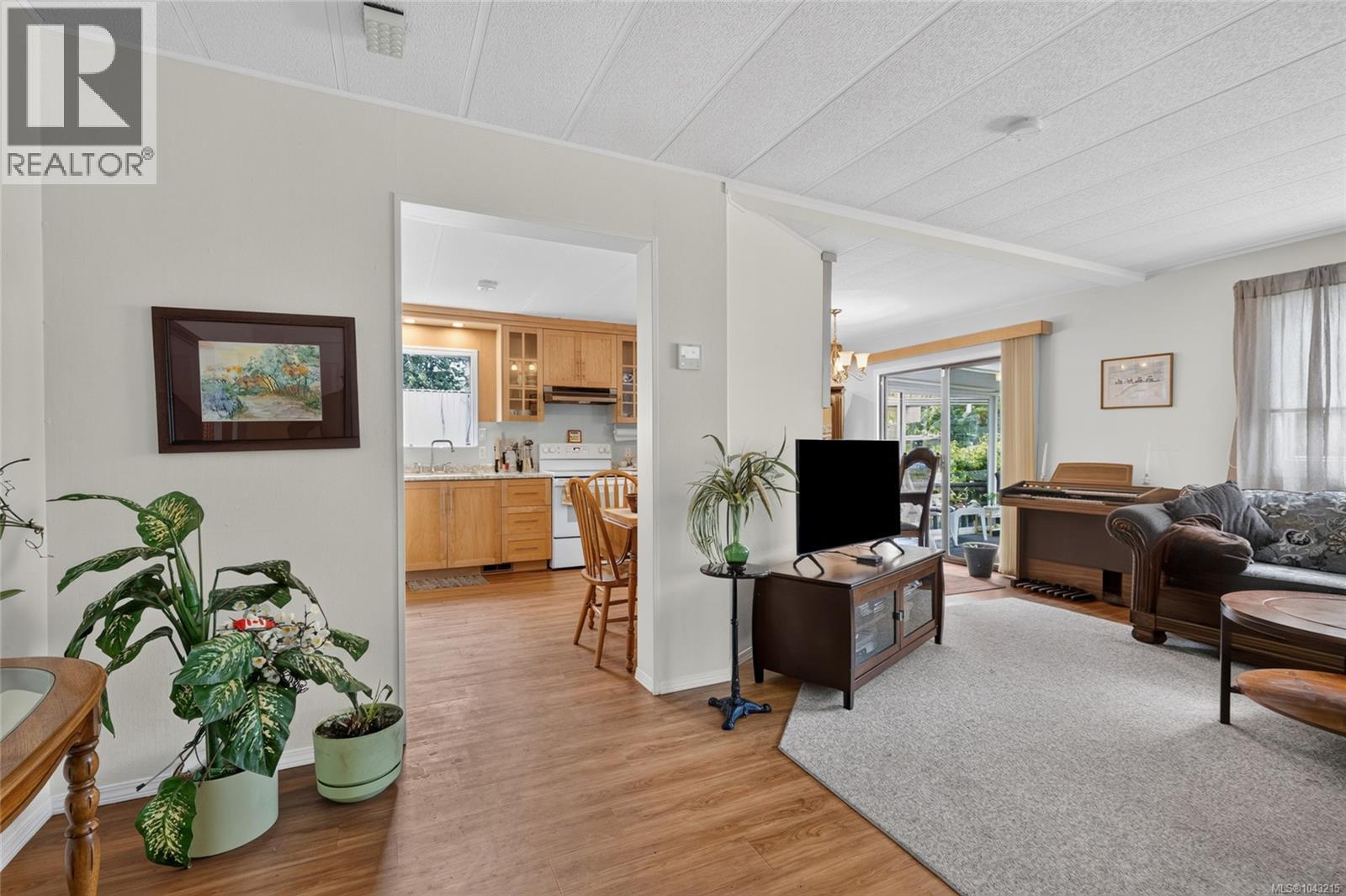 9395 Lauries Lane - 4