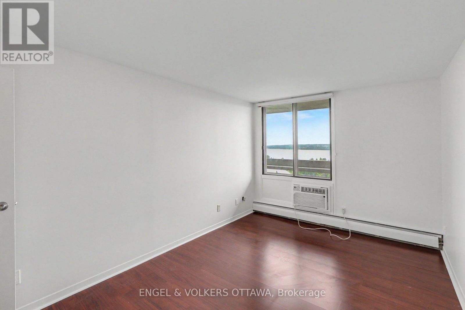 2 Bed, 1 Bath House for Sale in Ottawa – 1702 – 415 GREENVIEW AVENUE, Ottawa – MLS# X13674124 - Image 21