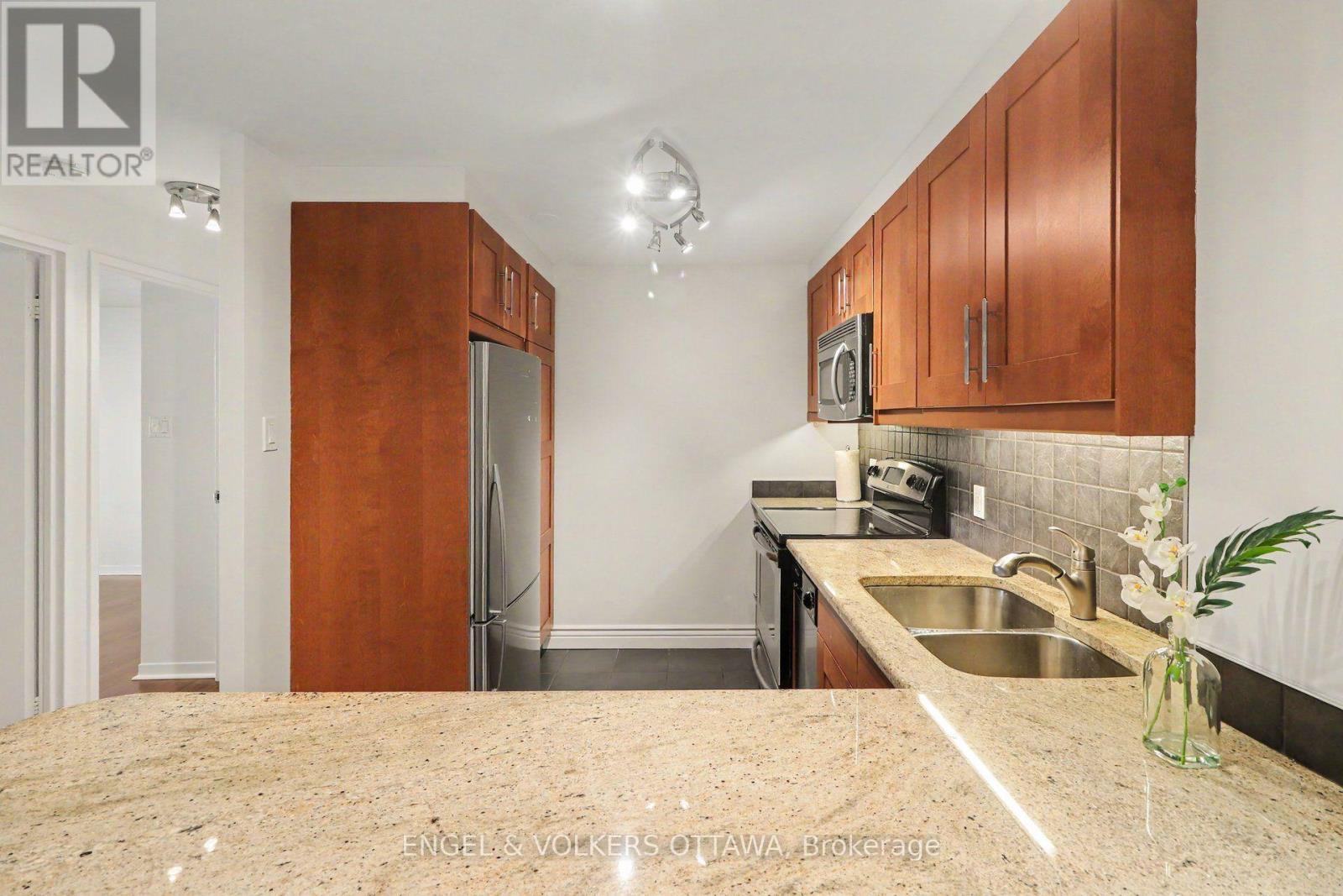 #1702 415 GREENVIEW AVENUE - 12