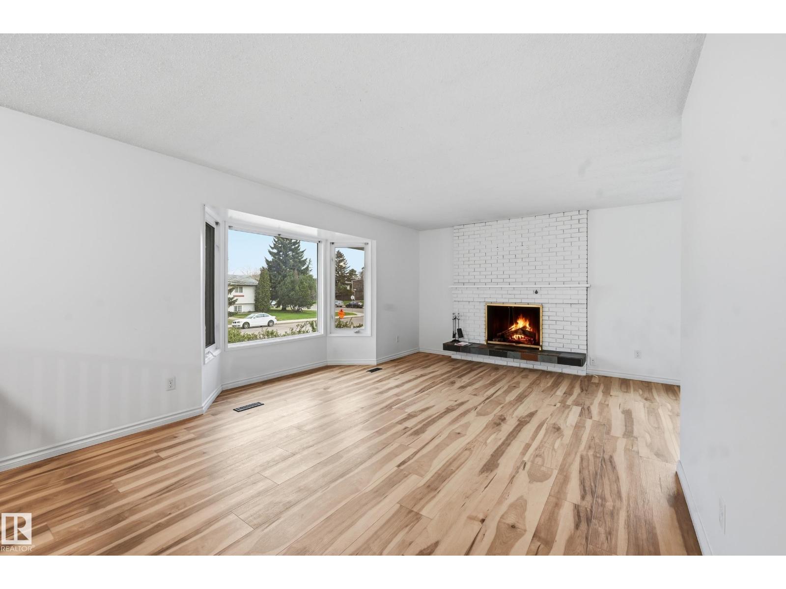 13903 87 ST NW, Northmount (Edmonton), Edmonton photo 2
