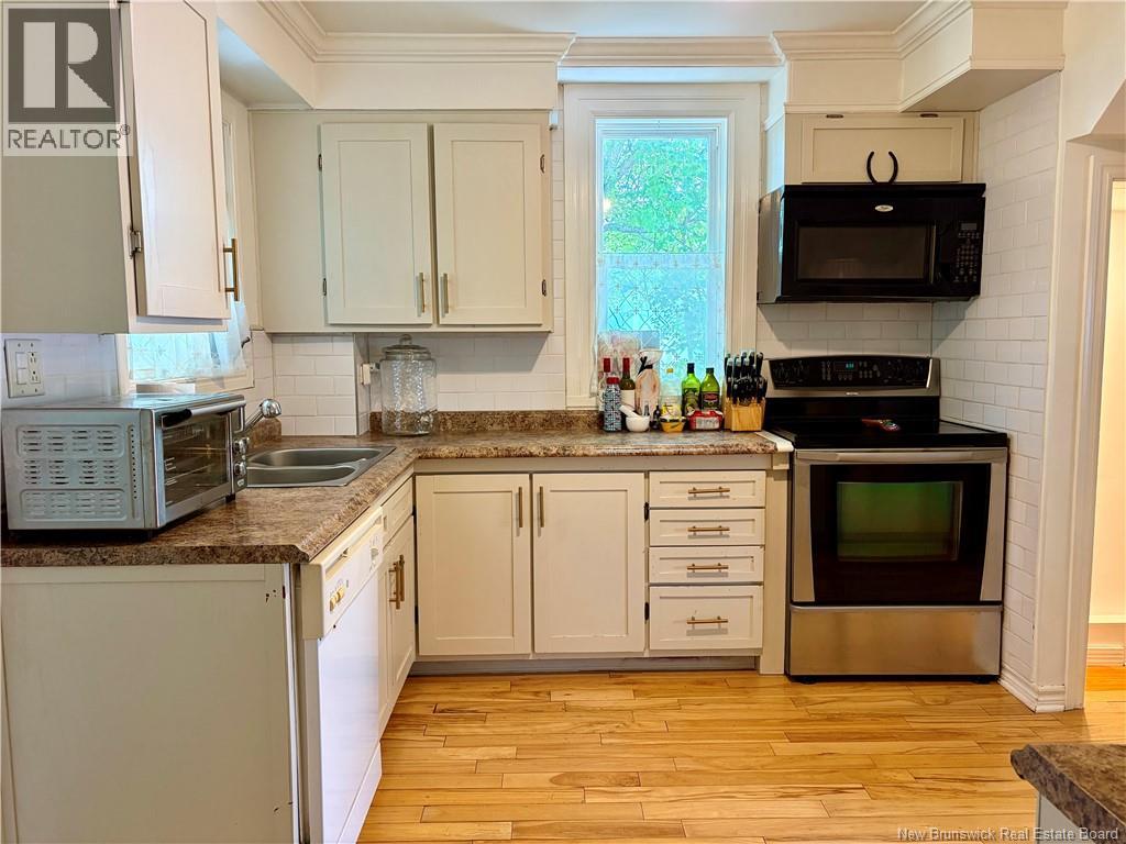 828 Landry - 4