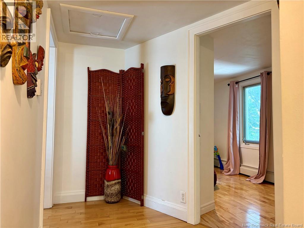 828 Landry - Image 20