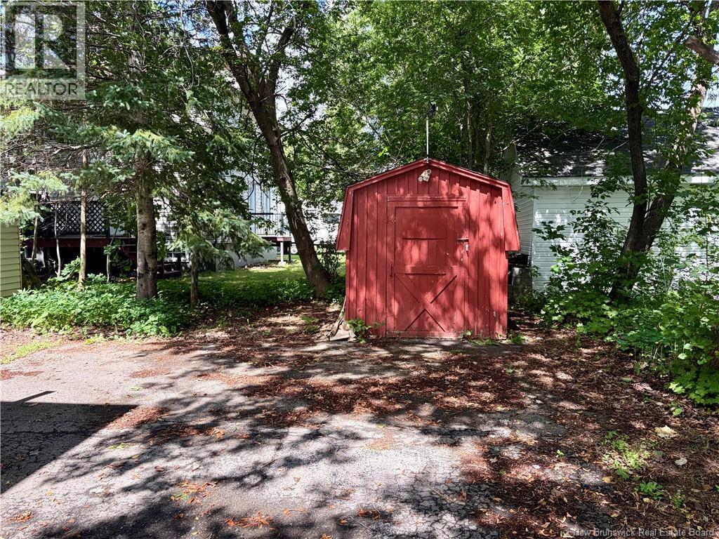 828 Landry - Image 38