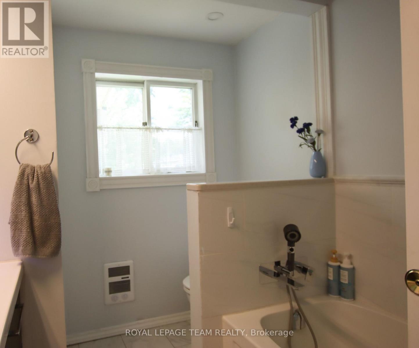 7 WOODSIDE LANE - 30