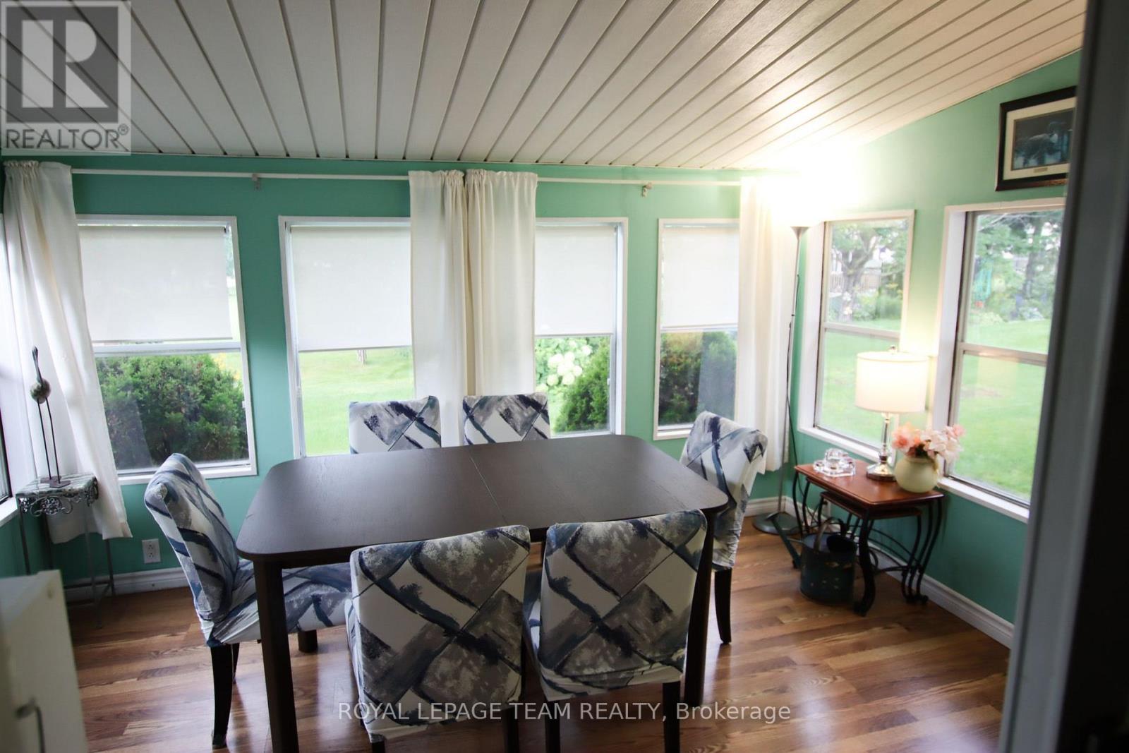 7 WOODSIDE LANE - 25