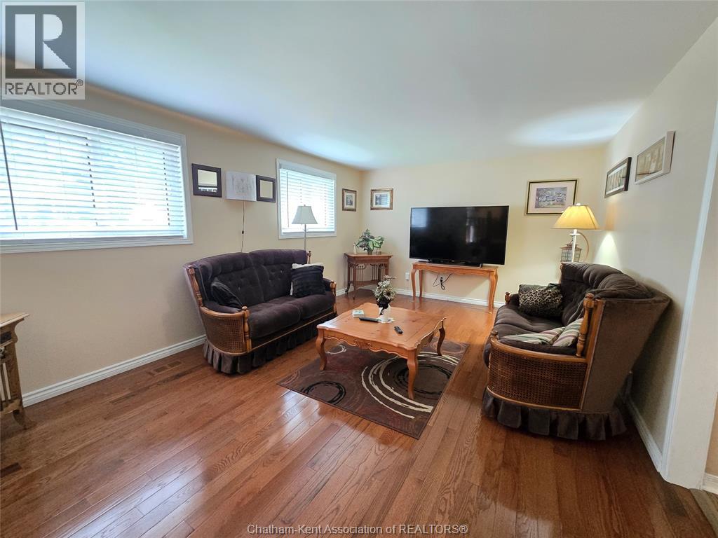16 Donalda DRIVE - Image 5