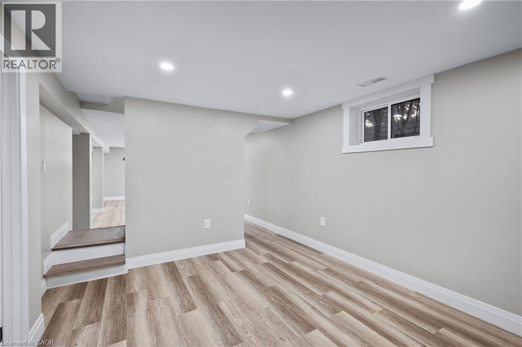 1041 SHEPHERD'S Drive - Image 28