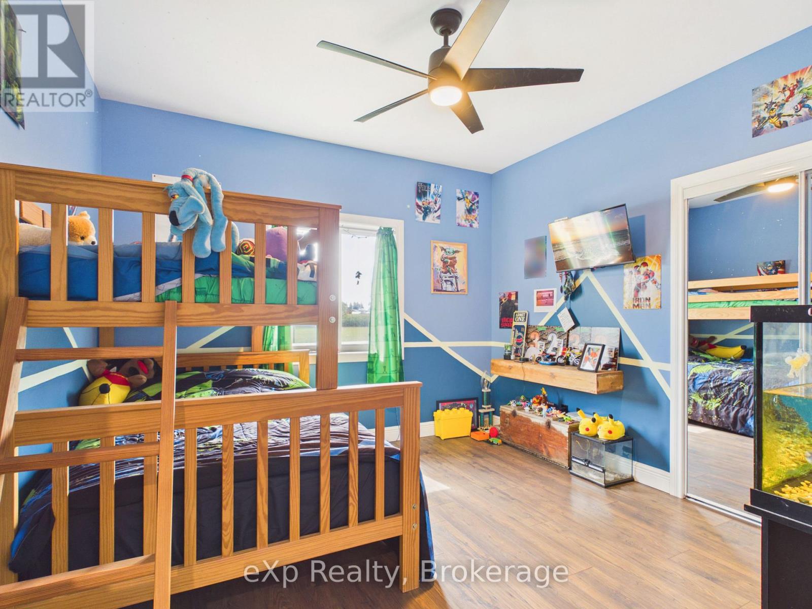 7 WEISS DRIVE - Image 19