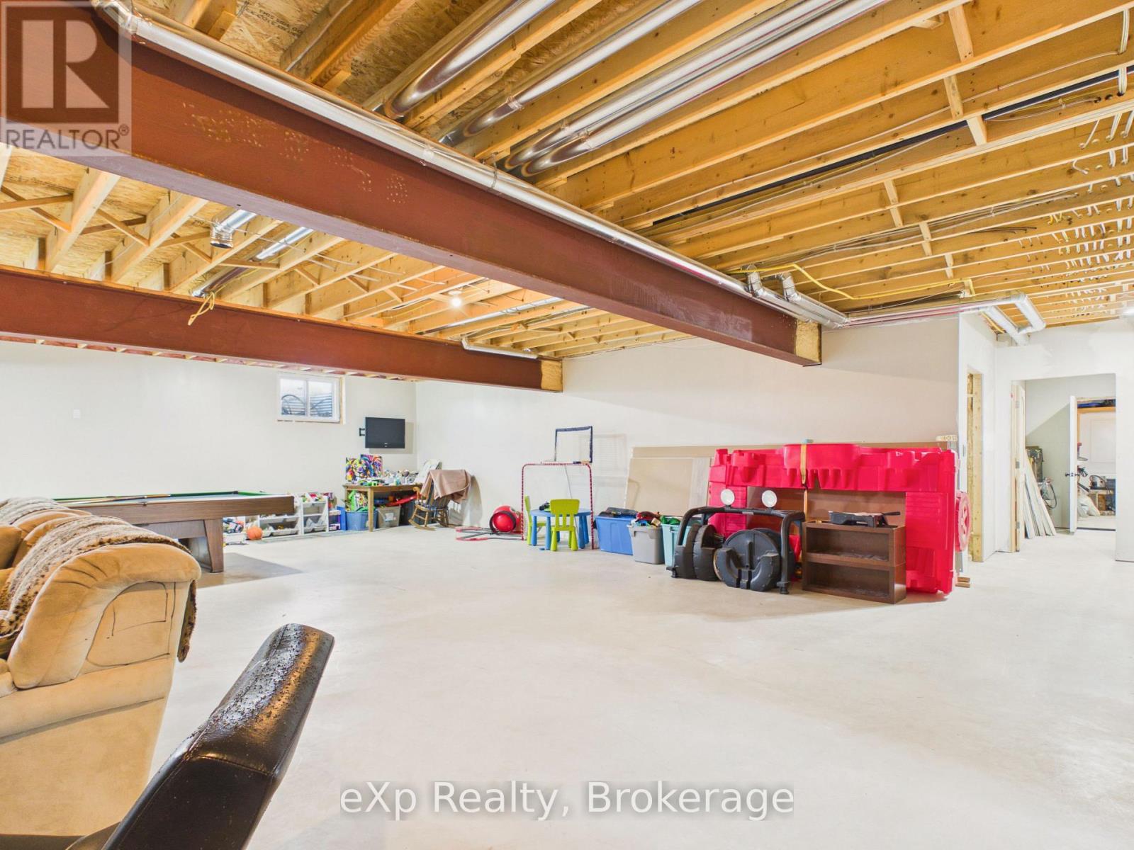 7 WEISS DRIVE - Image 23