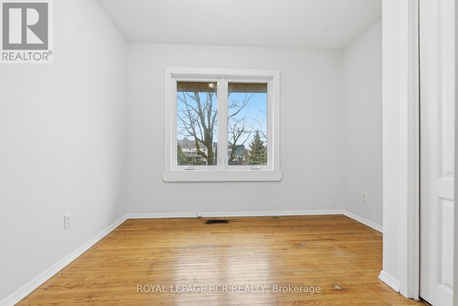 704 OWEN SOUND STREET - Image 19