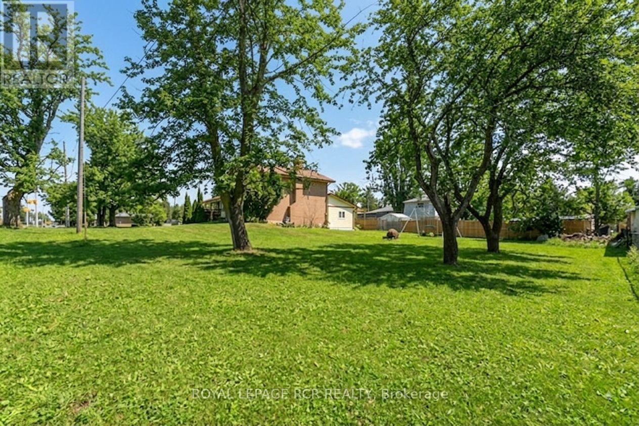 704 OWEN SOUND STREET - Image 30