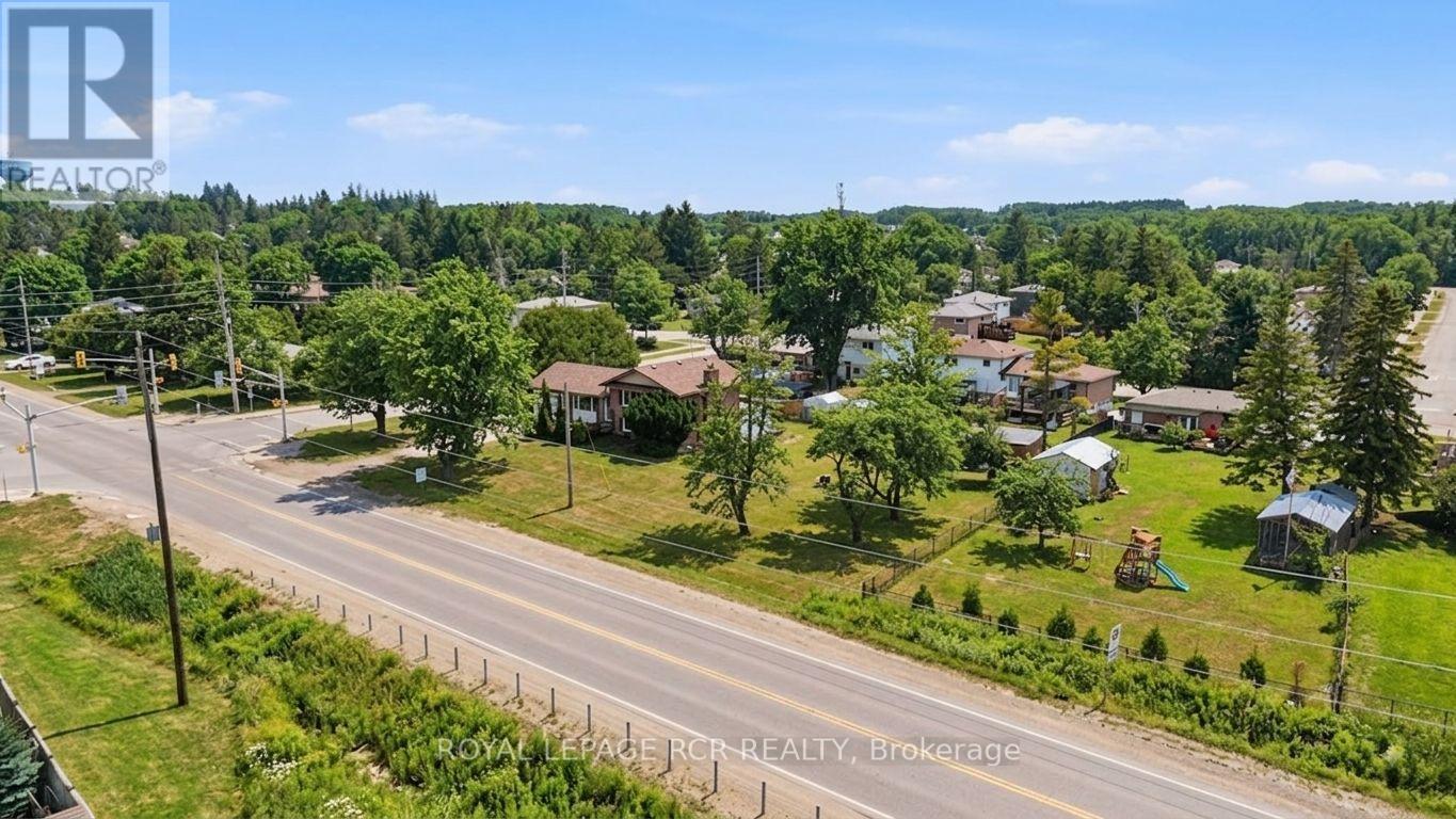 704 OWEN SOUND STREET - Image 32
