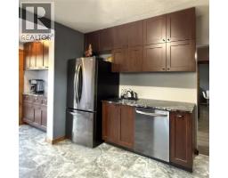 Kitchen - 205 Otis Street, Kimberley, BC V1A1V4 Photo 11