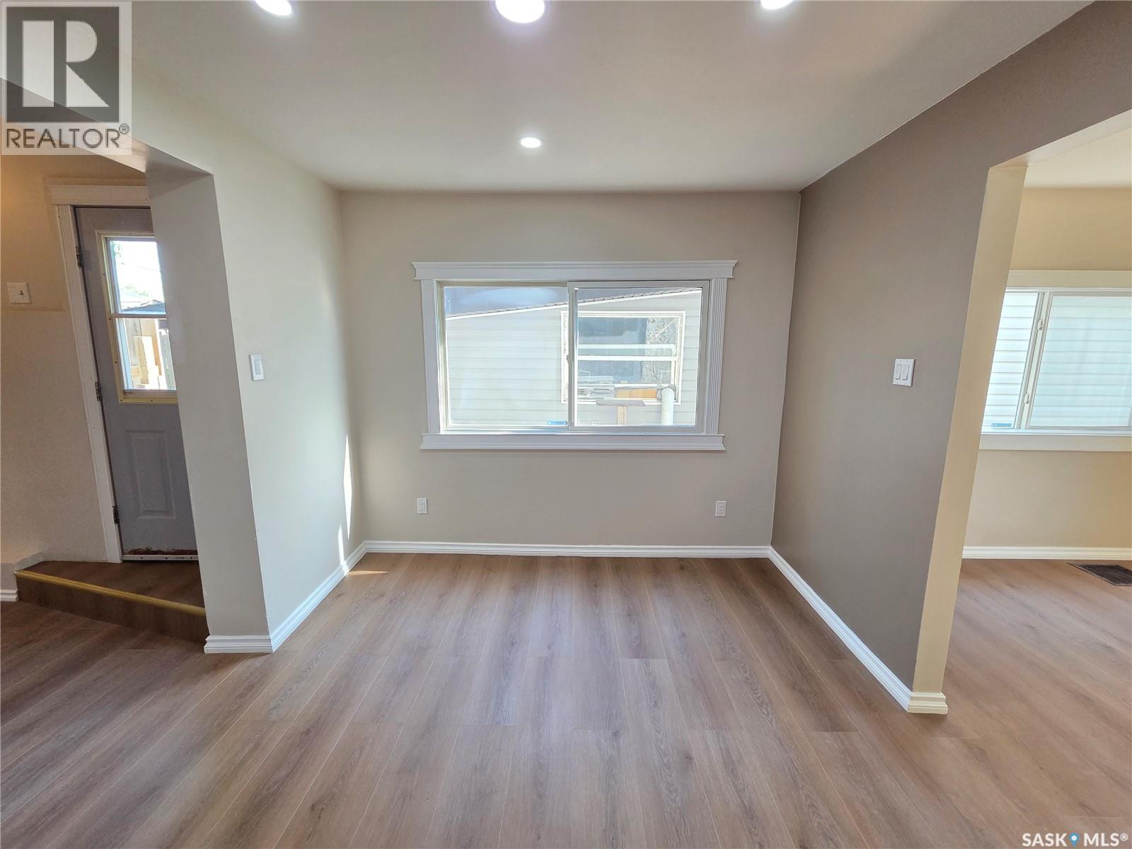 859 Cartier AVENUE - 6