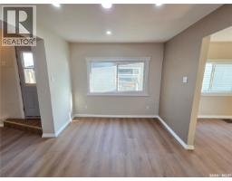 Bedroom - 859 Cartier Avenue, Moose Jaw, SK S6H1L9 Photo 6