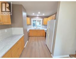 Bedroom - 859 Cartier Avenue, Moose Jaw, SK S6H1L9 Photo 9