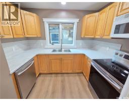 Bedroom - 859 Cartier Avenue, Moose Jaw, SK S6H1L9 Photo 8
