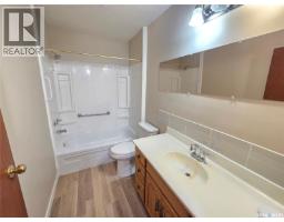 859 Cartier Avenue, Moose Jaw, SK S6H1L9 Photo 16