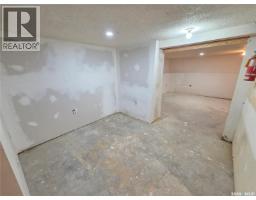 859 Cartier Avenue, Moose Jaw, SK S6H1L9 Photo 22