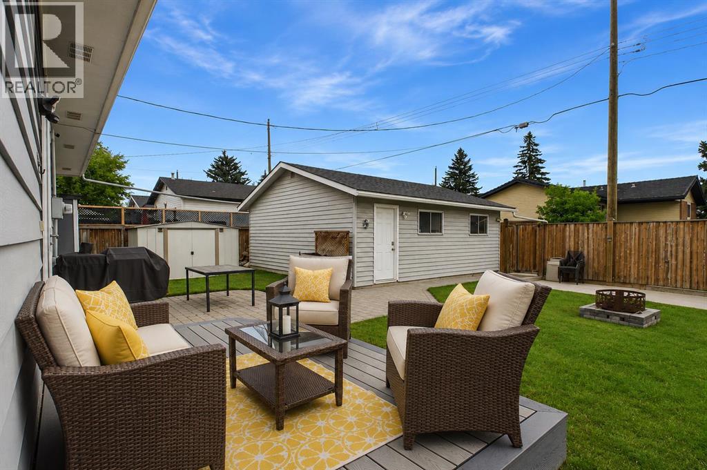 344 Queen Charlotte Road SE, Queensland, Calgary photo 2