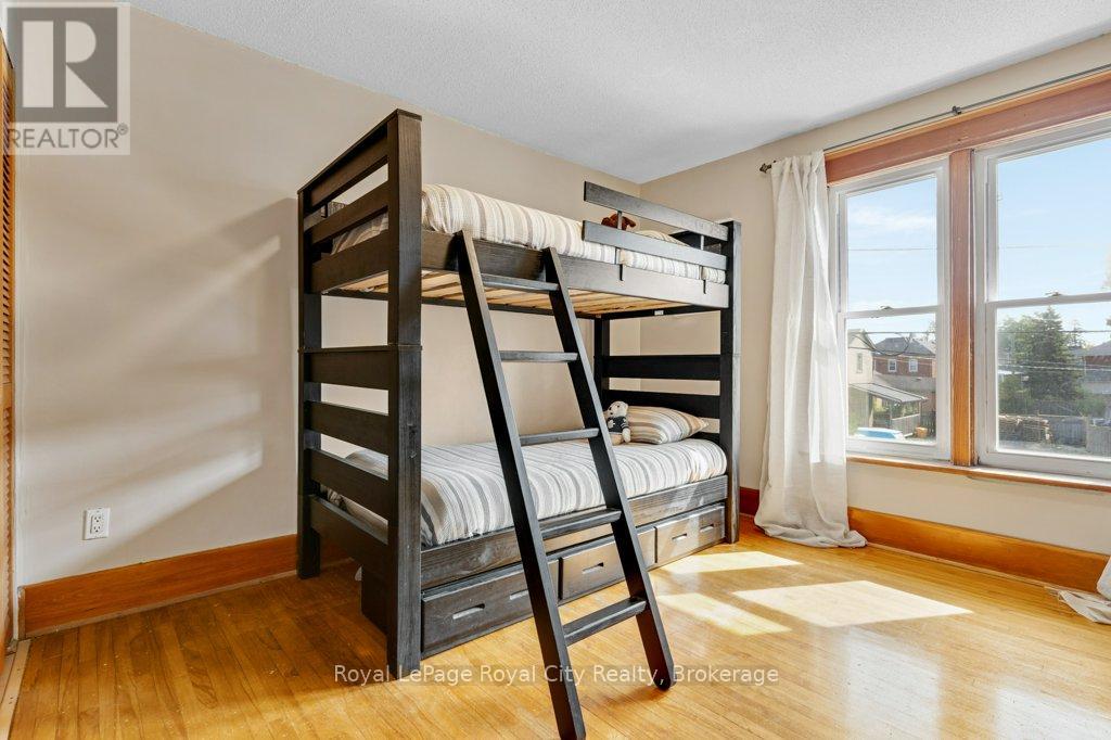 9 WILBUR STREET N - Image 32