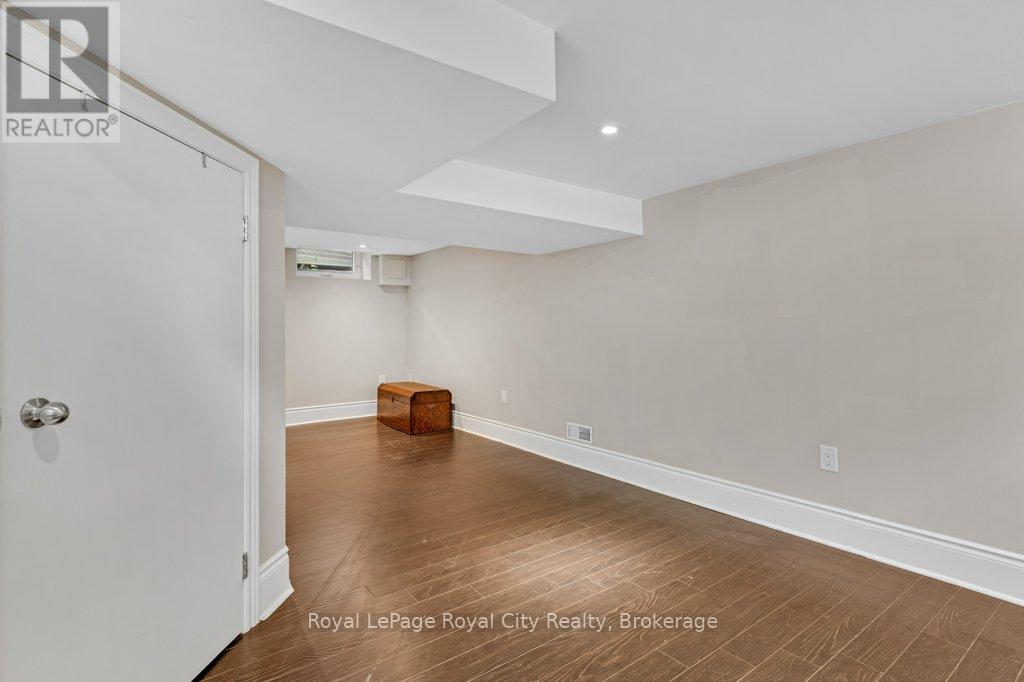 9 WILBUR STREET N - 39
