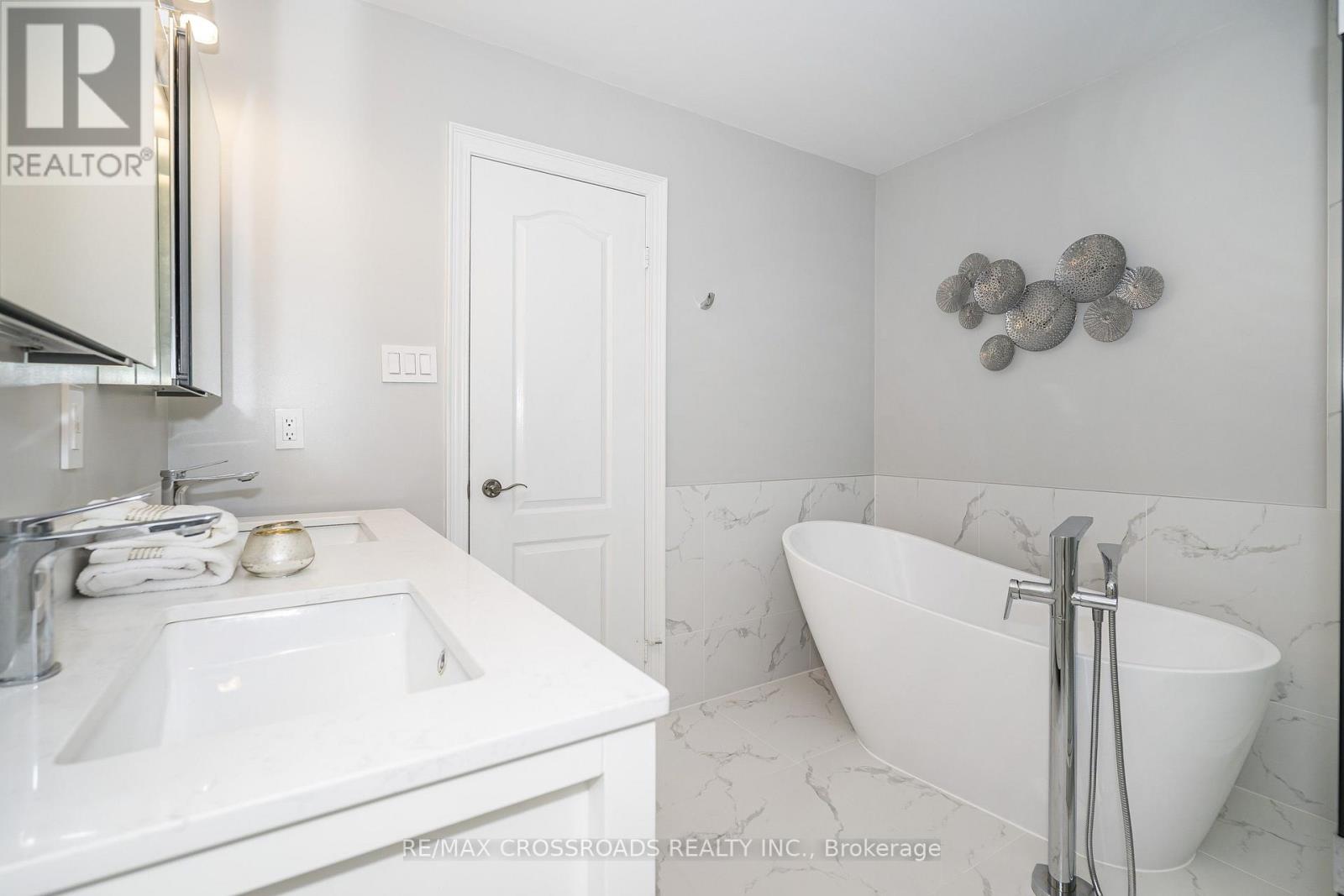 21A BRIAN DRIVE - 35