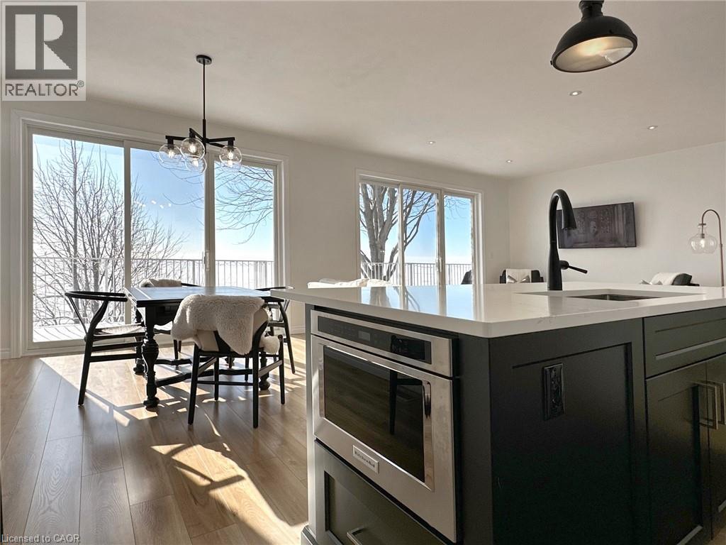 128 BROWN Street - 16