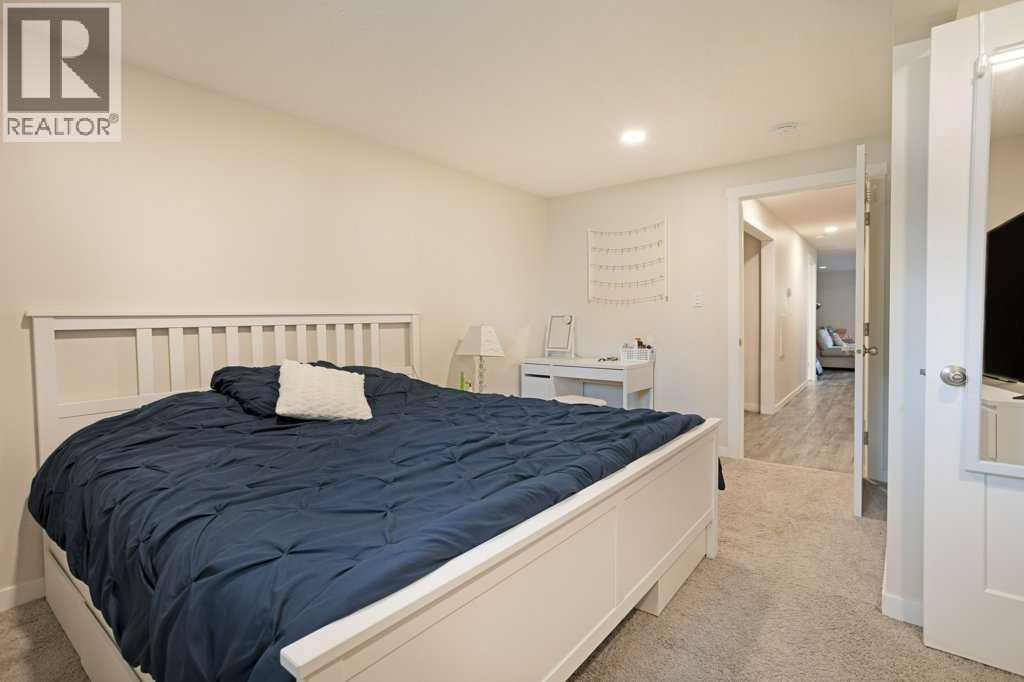 11 10 Street W - 15