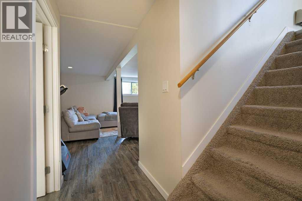 11 10 Street W - 12