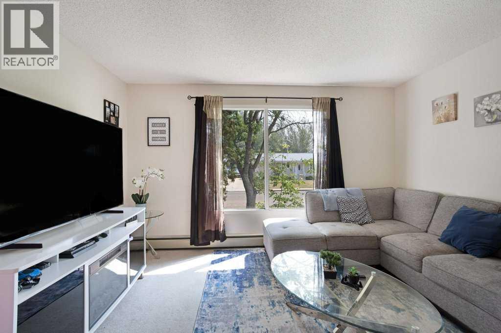 11 10 Street W - Image 26