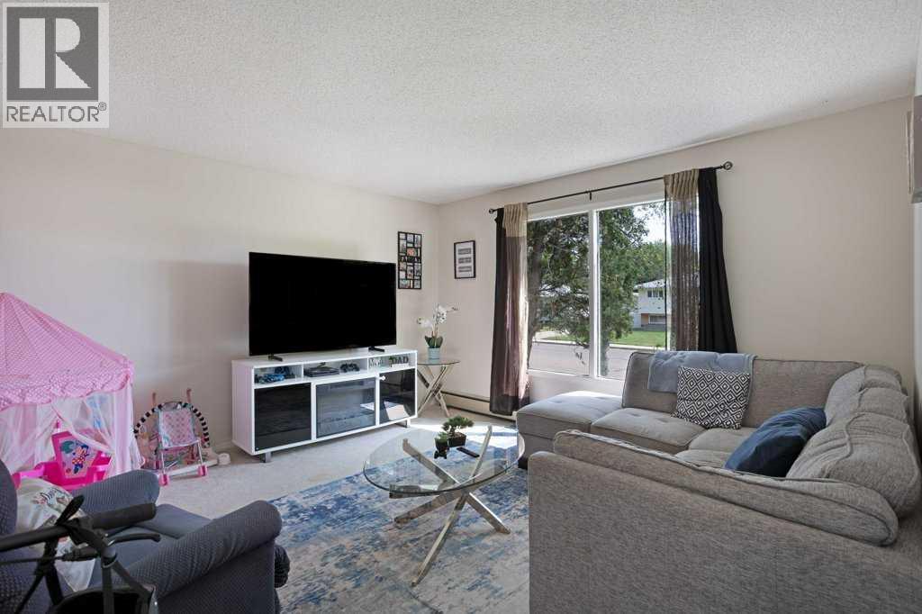 11 10 Street W - Image 24