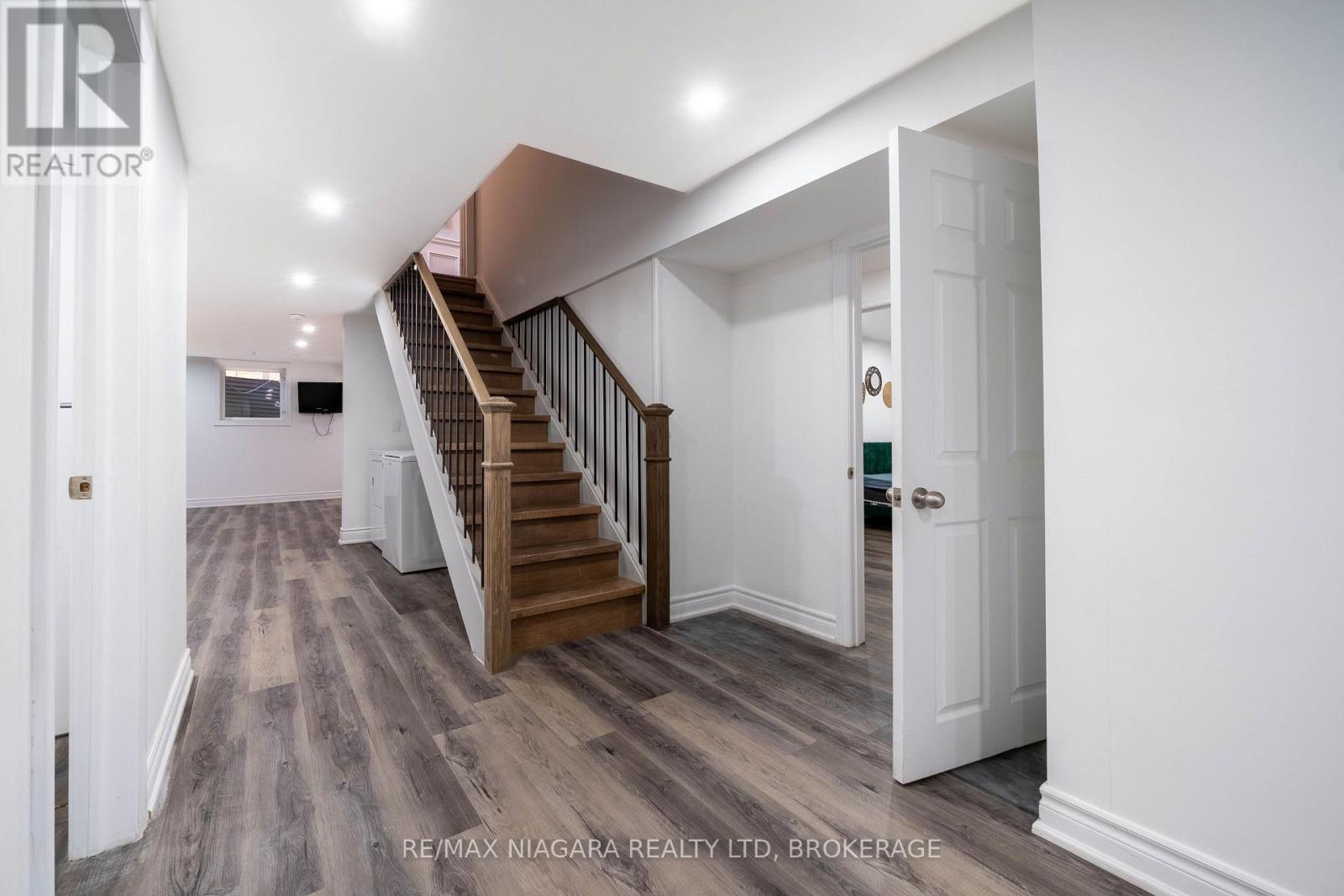 2 AITKEN CIRCLE - Image 34