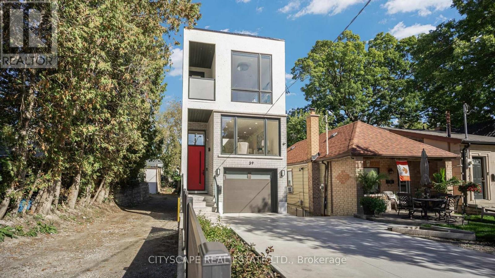 39 KENWORTHY AVENUE - 1
