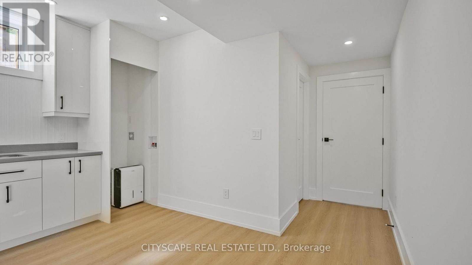 39 KENWORTHY AVENUE - 33