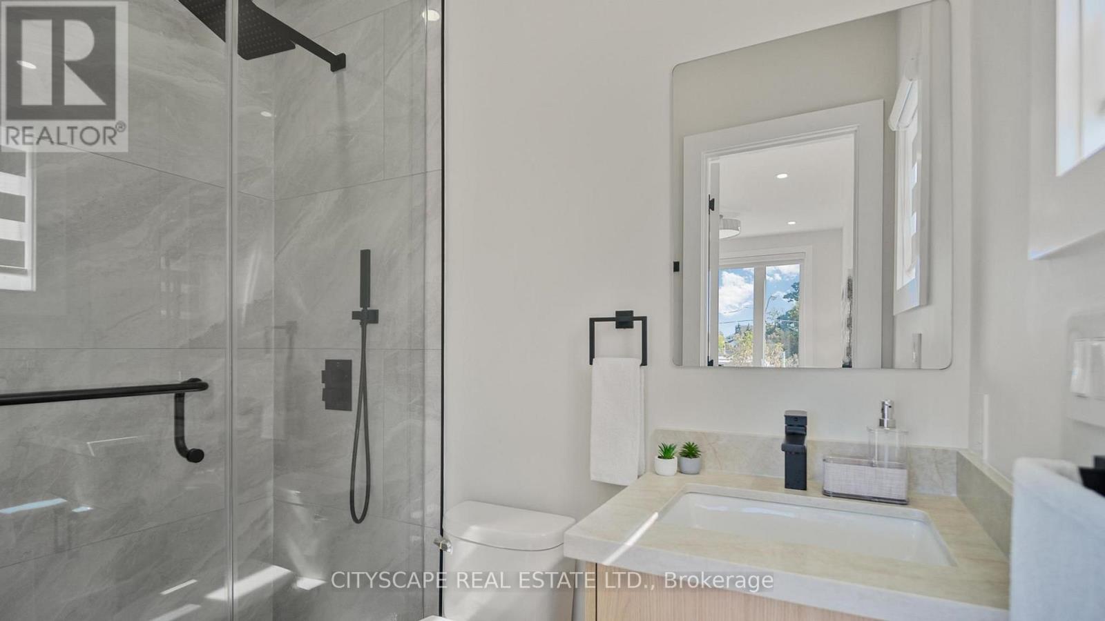 39 KENWORTHY AVENUE - 37