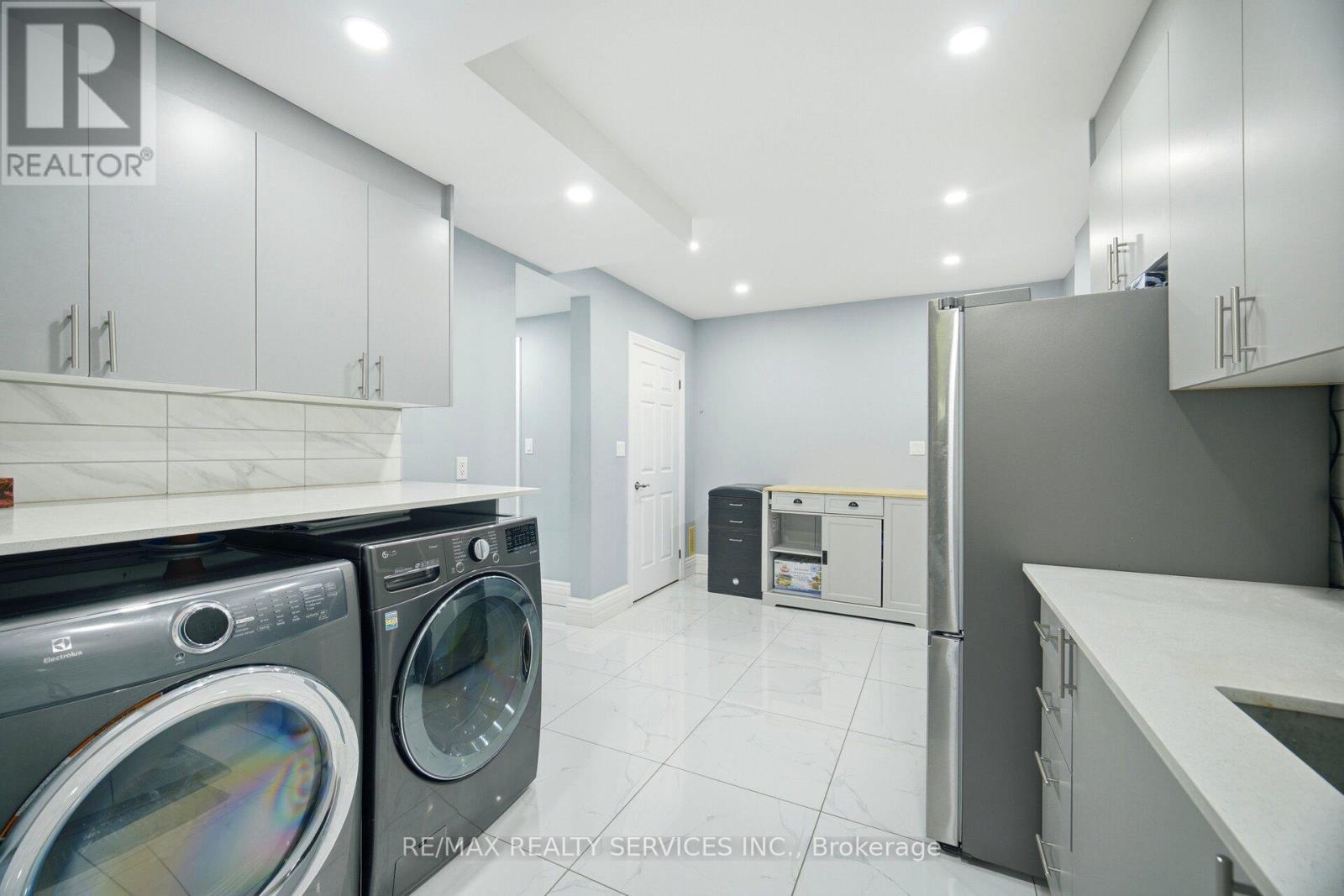 3 VALLEY HILL DRIVE - 38