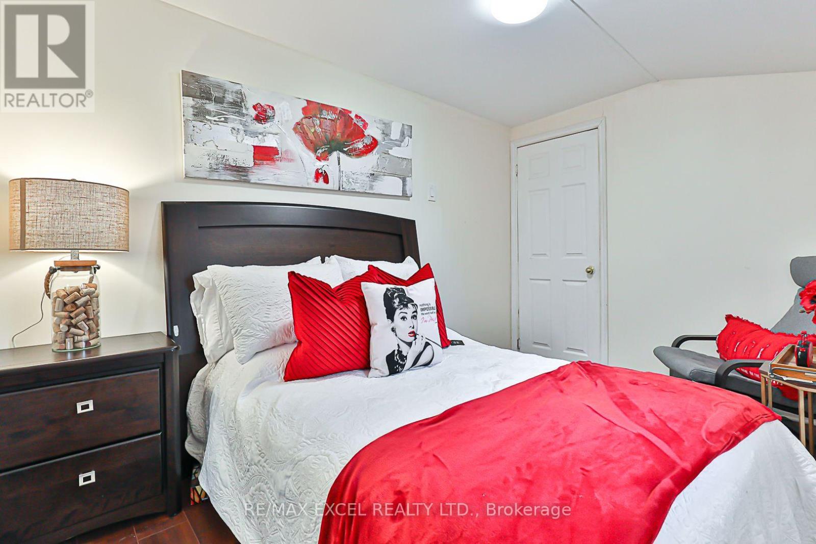 255 PARKWAY AVENUE - Image 14