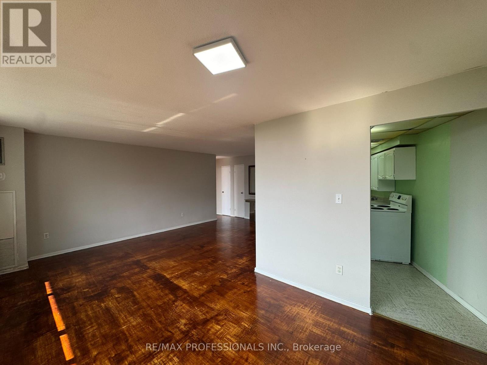 #602 11 WINCOTT DRIVE - 8