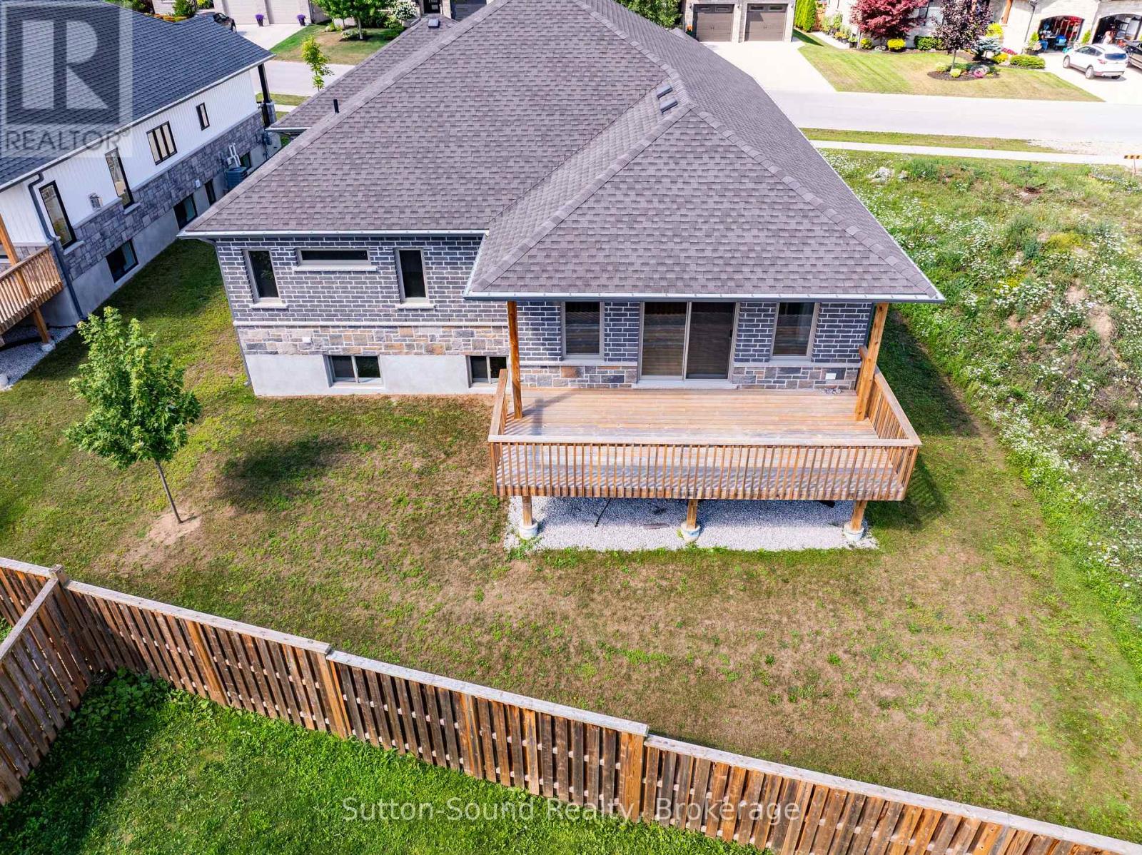 335 6TH AVENUE W - Image 37