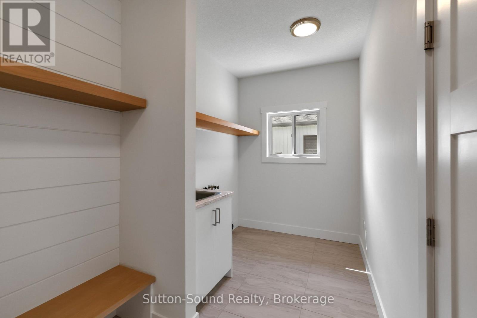 335 6TH AVENUE W - Image 33