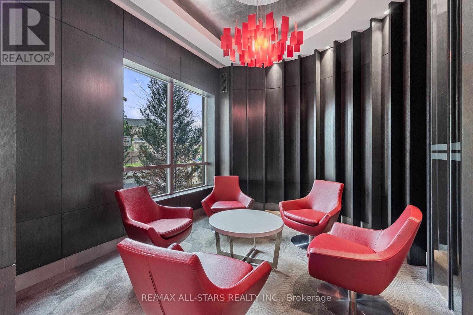 #713 540 BUR OAK AVENUE - Image 34